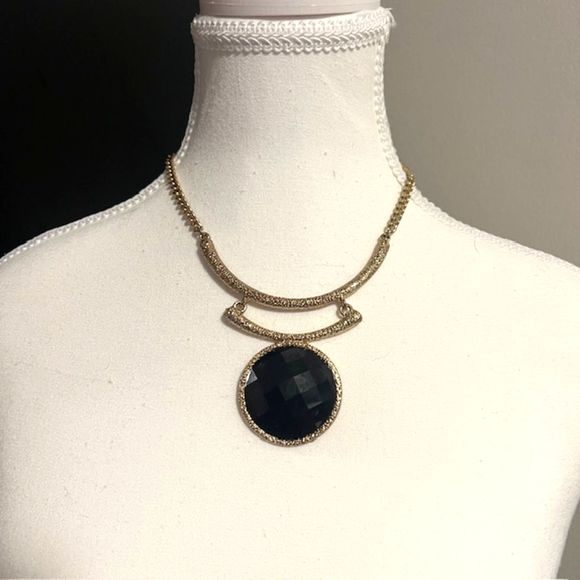 NY Black Round Faceted Rhinestone Pendant Goldtone Chain Statement Necklace - Picture 1 of 5